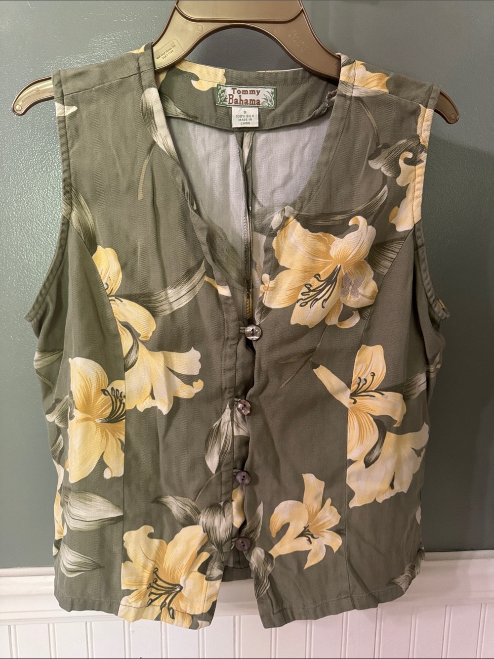 Tommy Bahama Olive Green Floral Sleeveless Button Front Top 100% Silk Vintage Sm
